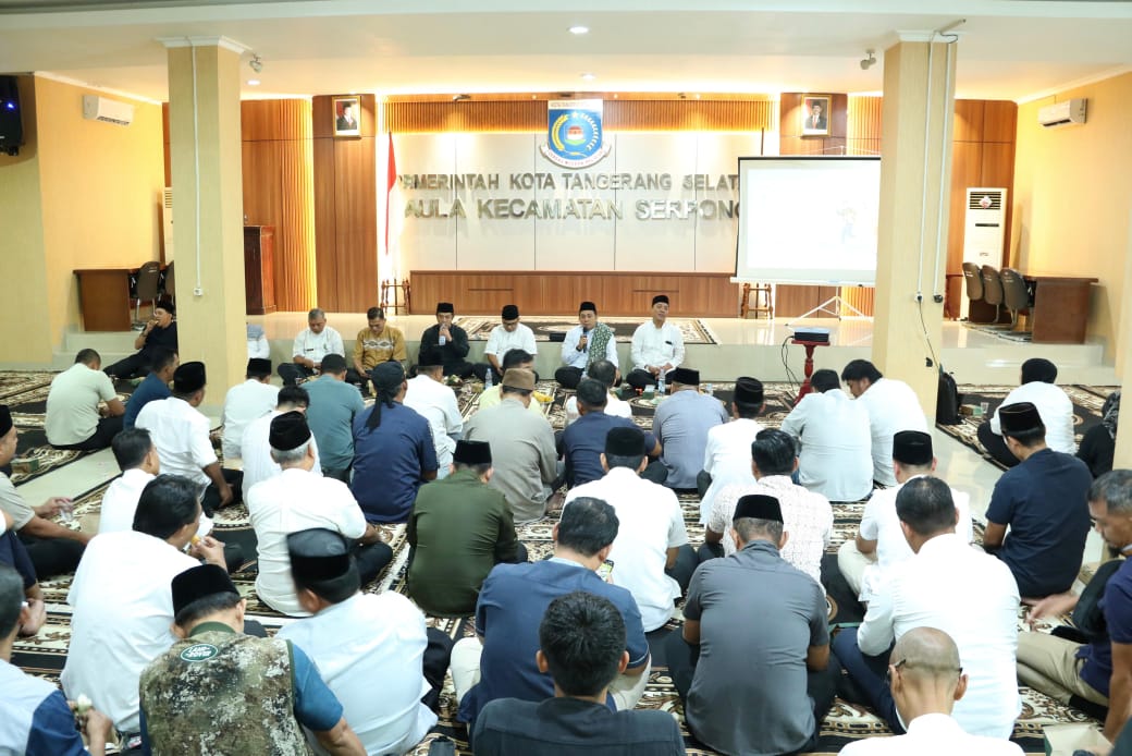 Ratusan Pegawai Diangkat Jadi PPPK, Kecamatan Serpong Gelar Tasyakuran Kecamatan Serpong menggelar tasyakuran atas dilantiknya ratusan pegawai yang telah resmi diangkat menjadi Pegawai Pemerintah dengan Perjanjian Kerja (PPPK), Jumat (4/7/2025).(Istimewa)
