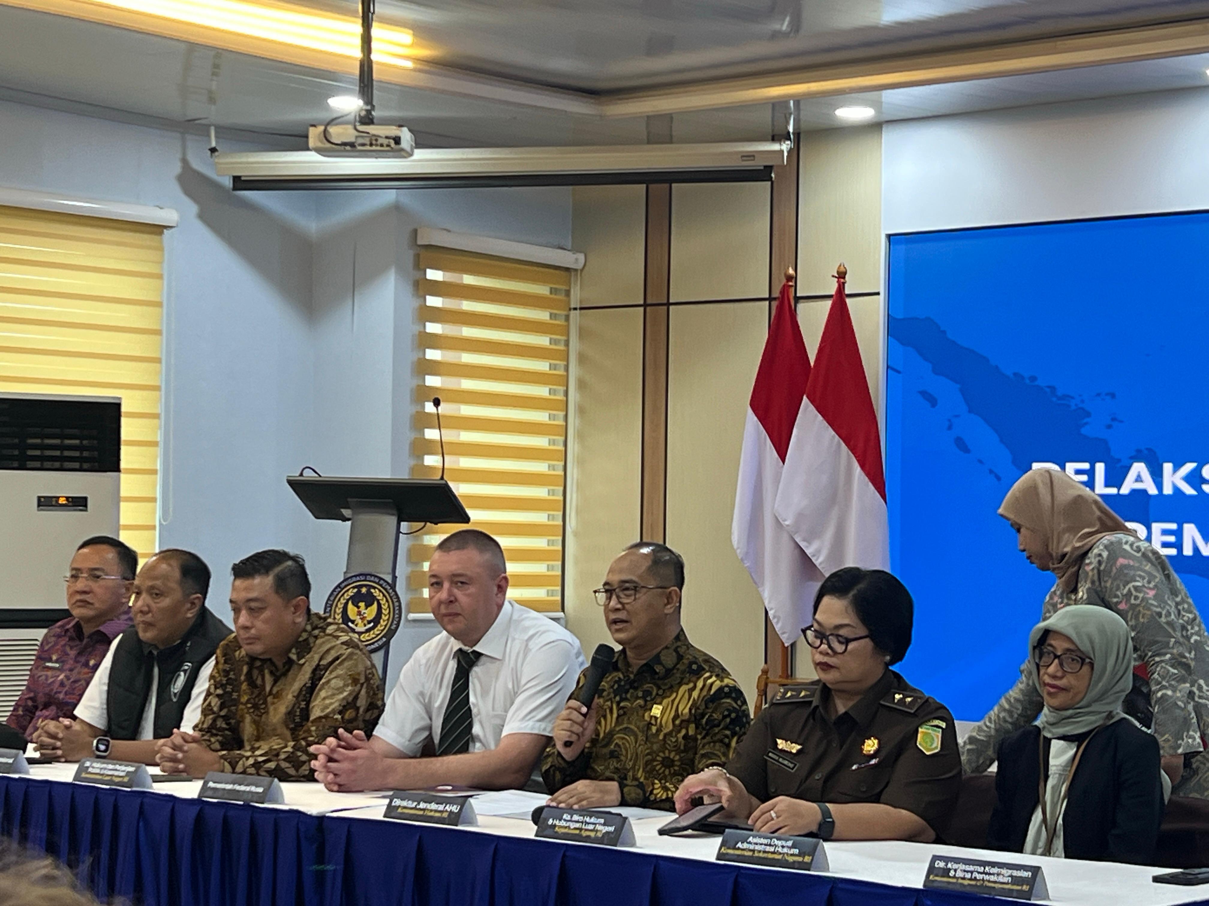 RI Ekstradisi Warga Rusia Alexander Zverev, Terkait Red Notice Sejak 2022 Foto : Istimewa
