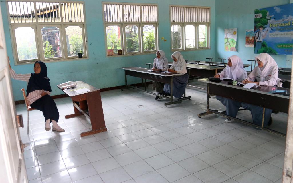 Tahun Ajaran Baru, Salah Satu SMU Di Depok Hanya Terisi 4 Siswa Foto : RM