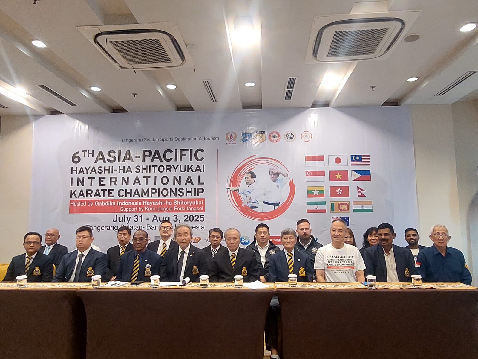 Tangsel Tuan Rumah Kejuaraan Karate Asia Pasifik Jumpa pers perhelatan akbar ajang kejuaraan dunia Karate Hayashi-ha Shitoryukai di wilayah Serpong, Kamis (31/7)