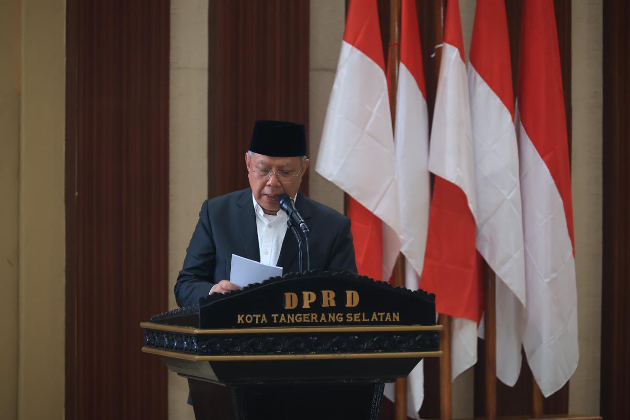 Wali Kota Perketat Tata Kelola Sampah & Belanja Pegawai Wali Kota Tangsel Benyamin Davnie menjawab pandangan umum fraksi terkait APBD Perubahan 2025.