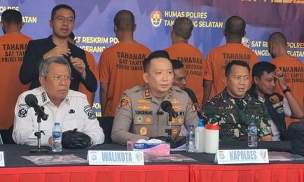 Kapolres Tangsel, AKBP Victor Daniel Henry Inkiriwang saat konferensi pers. Foto : Ist