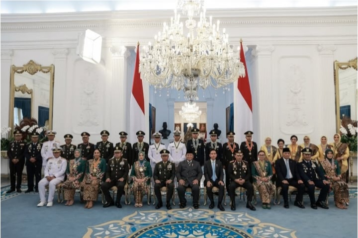 Wapres Gibran Dampingi Presiden Prabowo Lantik 2.000 Perwira Remaja TNI-Polri Foto : Ist