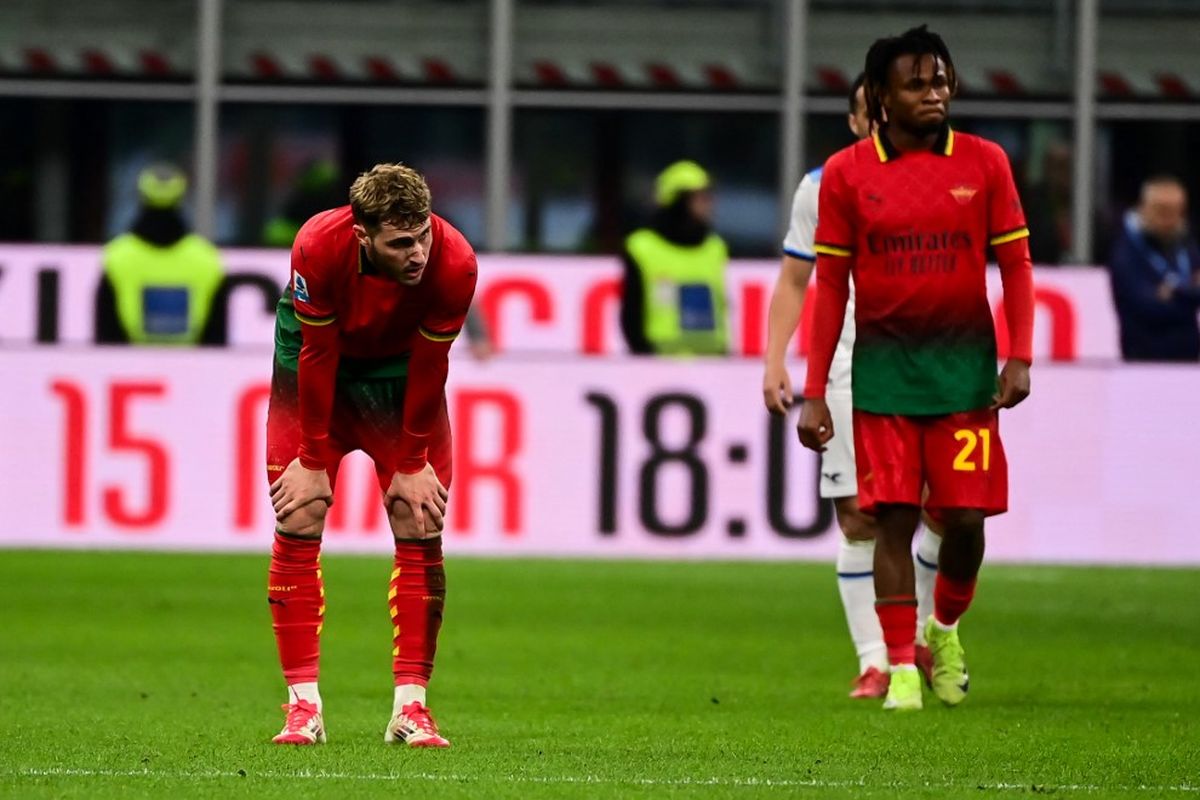 AC Milan Tandang ke Kandang Lecce, Rossoneri Cari Poin Penglaris Skyad AC Milan tertunduk lesu usai dikalahkan 1-2 oleh Cremonese. Foto : Ist