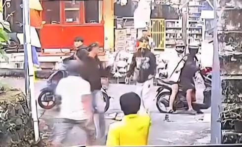 Anggota Geng Motor Serang Warga di Bogor, Tiga Pelaku Ditangkap Foto : Ist