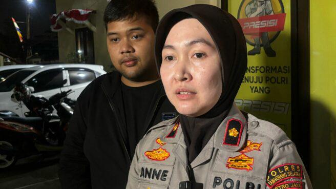 Beraksi Lewat Medsos, Korban Sementara 20 Orang Kapolsek Pondok Aren, Kompol Anne Rose Asrippina saat konferensi pers. Foto : Ist