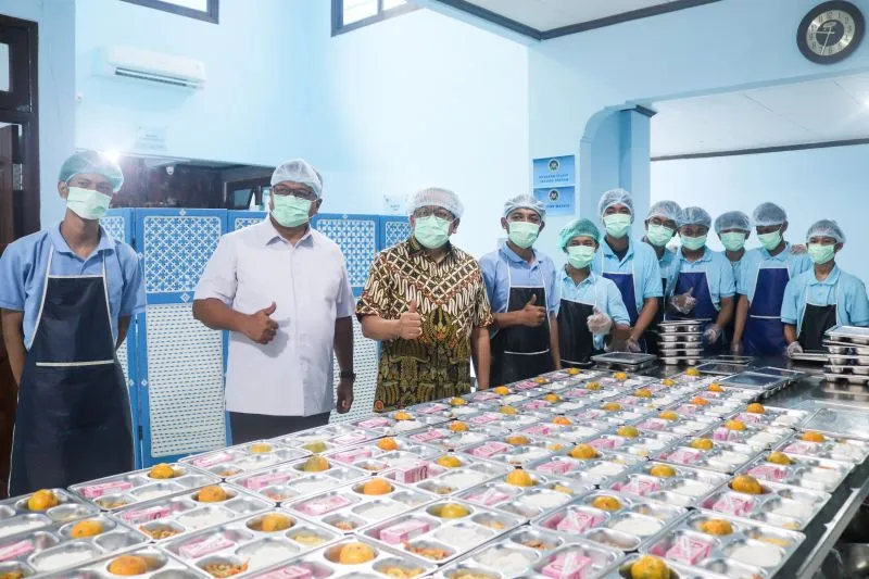 BGN 285 T Dan Kemenhan 185 T, Anggaran Terbesar di RAPBN 2026 Ilustrasi dapur MBG. Foto : Ist