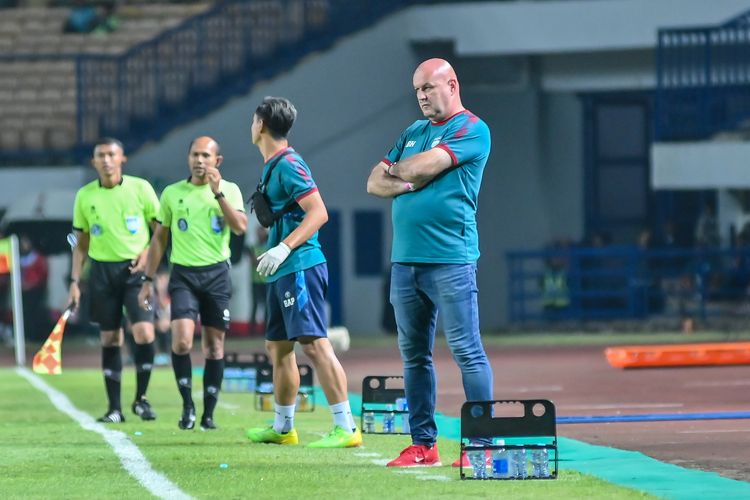 Pelatih Persib Bandung Bojan Hodak. Foto : Ist