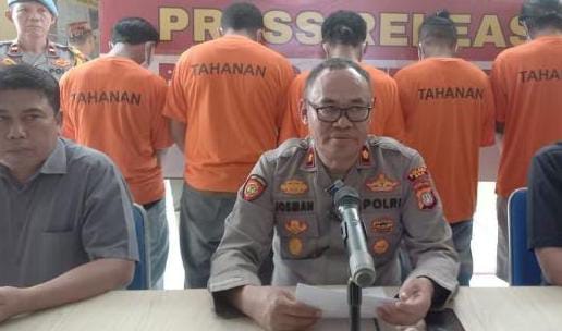 Kapolsek Beji, Kompol Josman saat konferensi pers. Foto : Ist