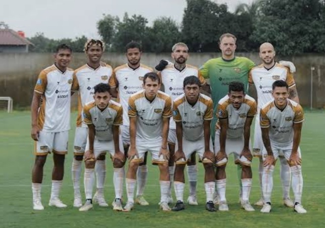 Skuad Dewa United FC. Foto : Ist