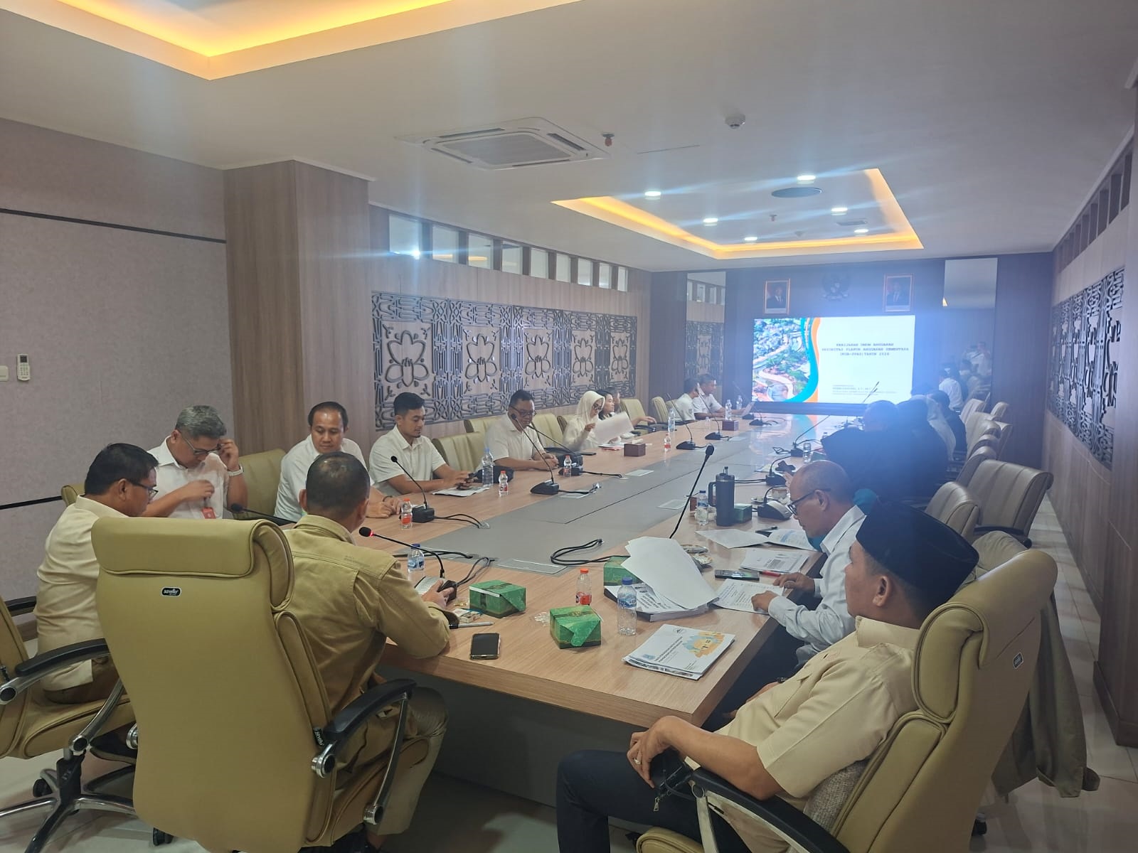 Dewan Mulai Rakor Bersama OPD, Kawal Penyusunan KUA-PPAS 2026 DPRD Kota Tangsel gelar rakor bersama OPD Kota Tamgsel jelang penyusunan Anggaran 2026.