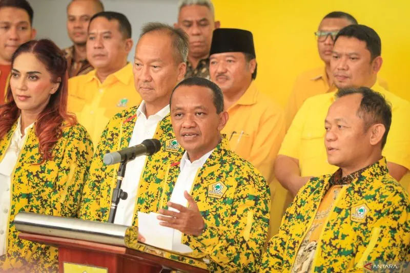 Kwtum Golkar Bahlil Lahadalian saat konferensi pers. Foto : Ist