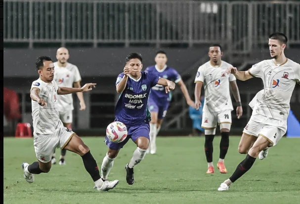 Jalani Laga Tandang, Persita Tahan Imbang Madura United Laga Pwrsita vs Madura United berakhir imbang 1-1. Foto : Ist