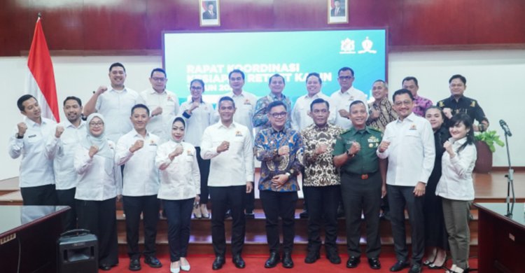 Kadin Gelar Retret di Akmil Magelang Kadin Indonesia menggelar retret di Akmil Magelang untuk menyatukan visi mendukung program strategis Presiden Prabowo menuju Indonesia Emas 2045. Foto : Ist