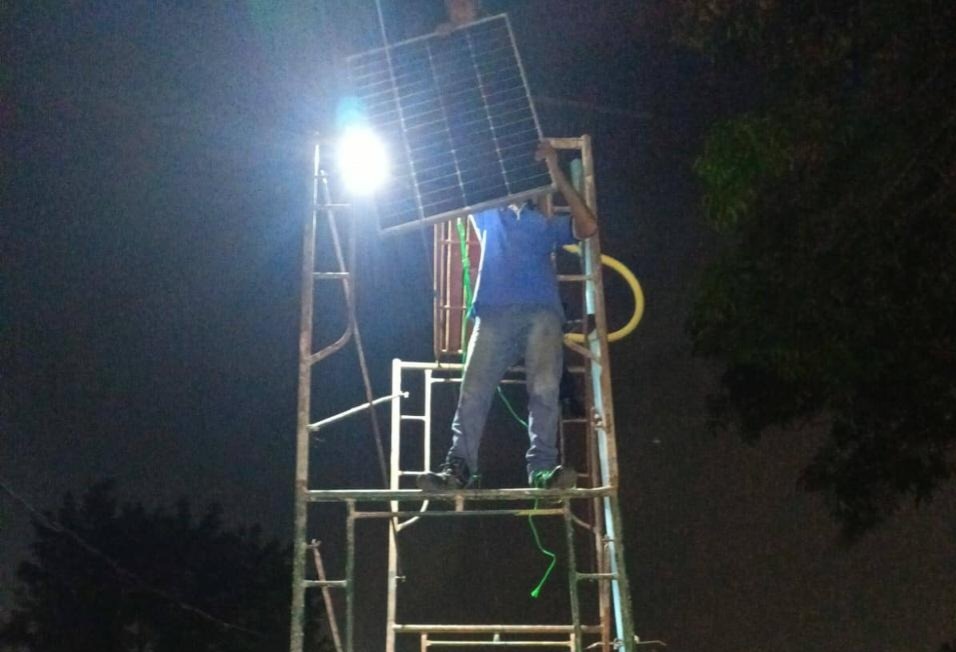 Lampu Jalan Solar Cell di Ciputat Kembali Menyala, Warga Apresiasi Gerak Cepat Pemkot Tangsel Foto : Ist