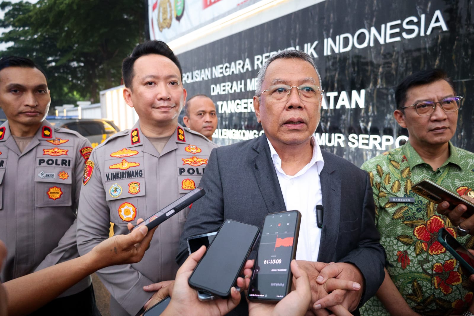 Lapor Kekerasan Perempuan & Anak Hubungi Hotline 112 Wali Kota Tangsel, Benyamin Davnie memastikan kesiapan Rumah Aman untuk anak dan perempuan, Minggu (24/8)