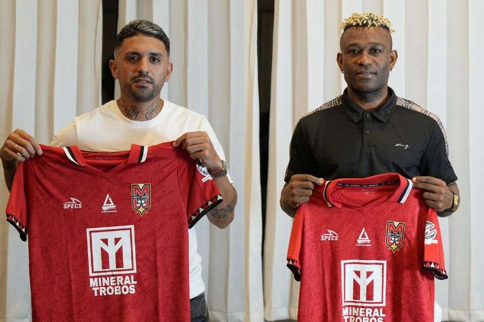 Malut United Kenalkan Pemain Asing Ke Sembilan Pemain anyar Malut United, Jonathan Bustos (kiri) dan Sony Norde (kanan). Foto : Ist