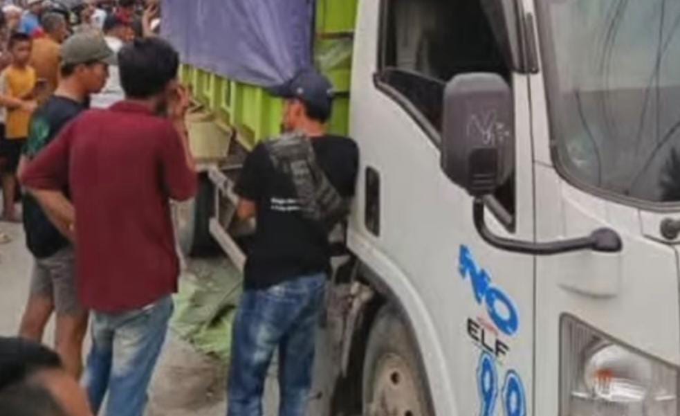 Nahas, Pelajar Tewas Terlindas Truk di Rumpin Pelajar tewas tertabrak truk di Rumpin Parung Panjang. Foto ; Ist