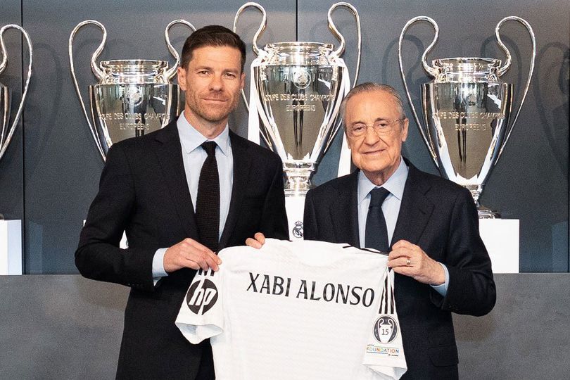 Nama Besar Xabi Alonso Jadi Taruhan Xabi Alonso (kiri) kini berkarir sebagai pelatih Real Madrid. Foto : Ist