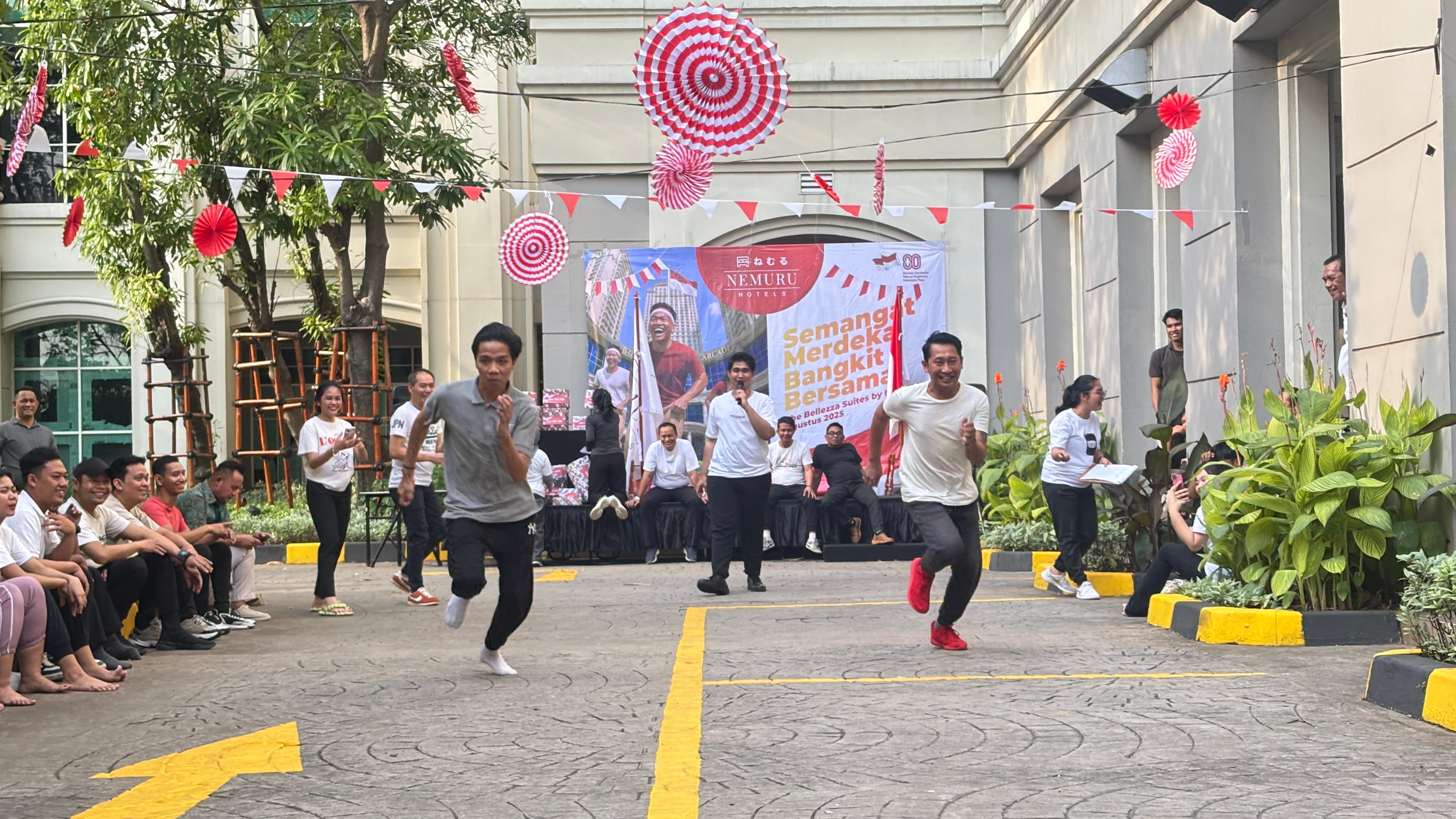 Nemuru Hotels menggelar berbagai perlombaan mulai dari olahraga modern hingga permainan tradisional khas 17 Agustusan di The Bellezza Suites by Nemuru, Jakarta, Jumat (15/8/2025). (Ist)