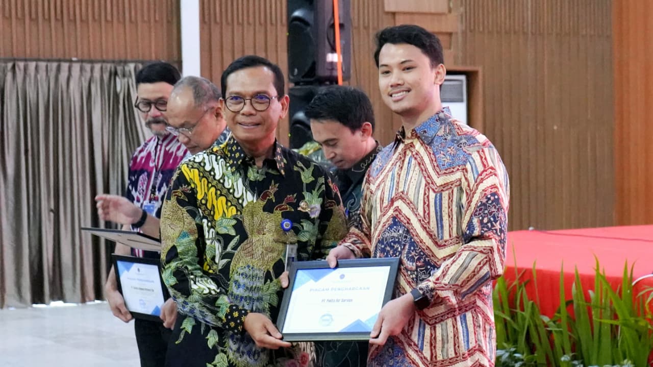 Pelita Air Raih Penghargaan Maskapai Paling Tepat Waktu 2024 dari Kemenhub Pelita Air raih penghargaan On-Time Performance (OTP) Terbaik 2024 yang diserahkan langsung oleh Direktur Angkutan Udara Kemenhub, Agustinus Budi Hartono, di Bogor, Kamis (21/8/2025). (Ist)