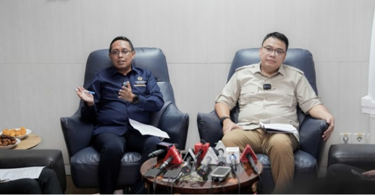 Diskusi bersama dgn pembicara .  Kepala Kantor Komunikasi Kepresidenan (Presidential Communication Office/PCO) Hasan Nasbi, Wakil Menteri Komunikasi dan Digital (Wamekomdigi) Angga Raka Prabowo dan Dirjen Pengawasan Ruang Digital Kementerian Komdigi Alexander Sabar di Jakarta, Selasa (26/8/2025). Foto : Ist