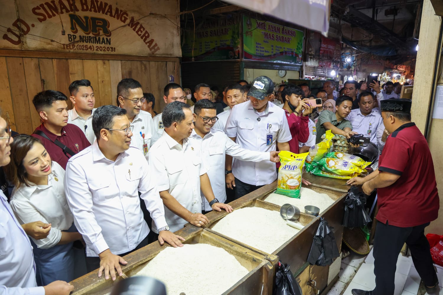 Menteri Dalam Negeri (Mendagri) Tito Karnavian melakukan kunjungan kerja ke Pasar Induk Rau, Kota Serang, Rabu (20/8/2025).(Istimewa)