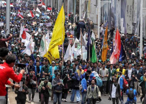 Pemprov DKI Tanggung Biaya Pengobatan Korban Aksi Demo 28 Agustus Suasana demo di depan Gedung DPR 28 Agustus 2025. Foto : Ist