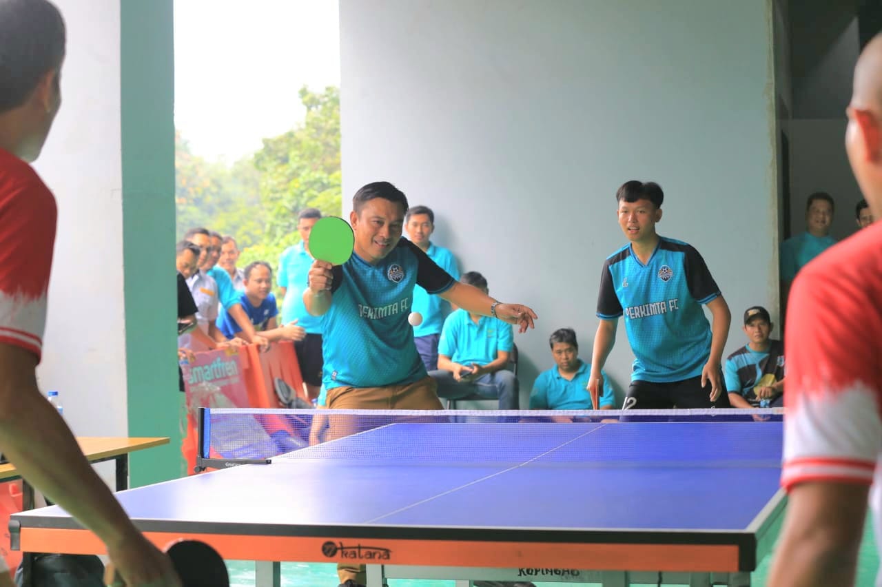 Persahabatan dan Pukulan Jitu Warnai Lomba Tenis Meja 5 Dinas di Lengkong Pertandingan tenis meja antar lima Organisasi Perangkat Daerah (OPD). (tangselpos.id/rmn)