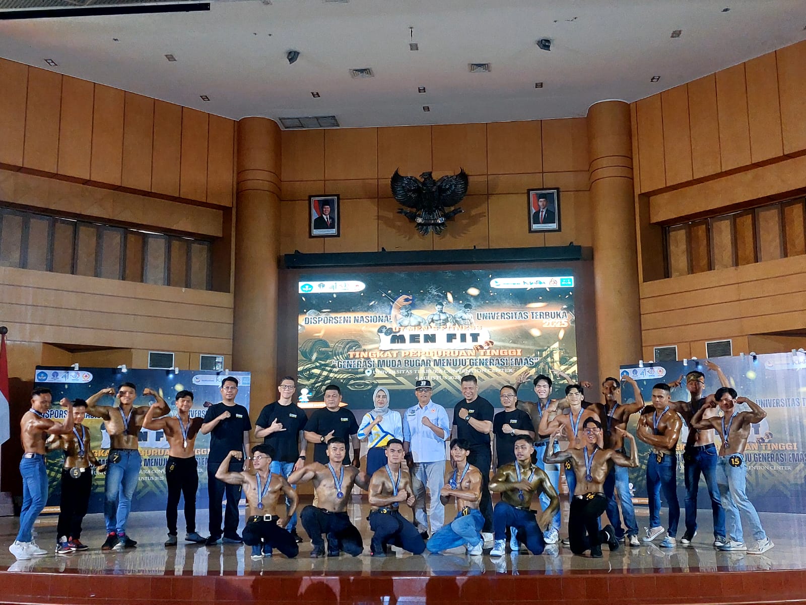 Universitas Terbuka Gelar UT Men’s Fitness, Dorong Mahasiswa Lebih Bugar dan Berprestasi UT Men’s Fitness yang diikuti belasan finalis ini, berlangsung di Aula Kampus UT Pusat, Pamulang, Senin (4/8). (Ist)