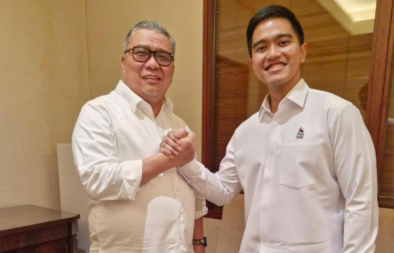 Ketua Harian DPP Partai Solidaritas Indonesia (PSI) Ahmad Ali (kiri) bersama Ketum PSI Kaesang Pangarep (kanan). Foto : Ist