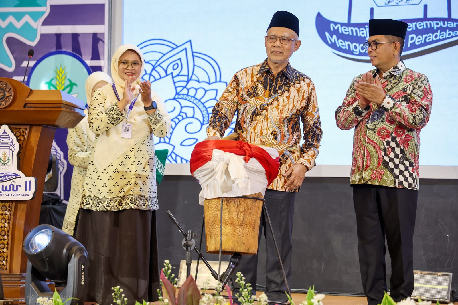 Andra Soni Sebut Perempuan Adalah Aktor Sosial Di Berbagai Sektor Gubernur Banten Andra Soni saat menghadiri Pembukaan Tanwir II Nasyiatul Aisyiyah (NA) 2022-2026. Foto : Ist