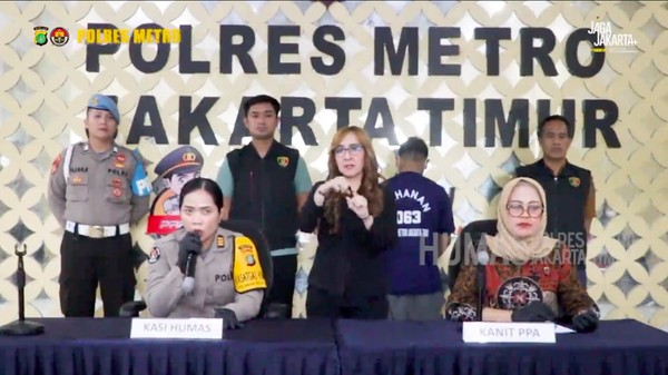Bejat! Pria Perkosa Keponakannya di Jaktim, Aksinya Direkam Sendiri Kepala Unit Pelayanan Perempuan dan Anak (PPA) Polres Metro Jakarta Timur, AKP Sri Yatmini saat konferensi pers. Foto : Ist