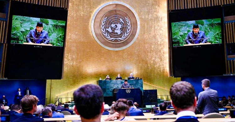 Dukungan Solusi Dua Negara, Prabowo Ajak Dunia Akhiri Tragedi Gaza Presiden Prabowo Subianto menyampaikan pidato dalam KTT Implementasi Solusi Dua Negara, di Gedung Majelis Umum PBB, New York, Amerika Serikat, Senin (22/9/2025). (Foto: Setpres)