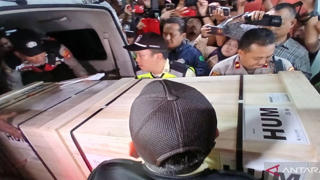 Jenazah Diplomat KBRI Liwa Zetro Leonardo Purba tiba di Tanah Air. Foto : Isth
