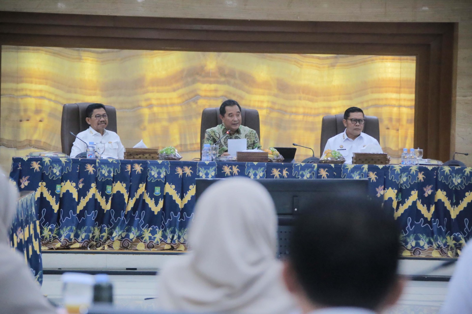 Kemendagri Apresiasi Kondusifitas Kota Tangerang Direktur Jenderal Politik dan Pemerintahan Umum pada Kementerian Dalam Negeri Republik Indonesia (Kemendagri RI), Bahtiar Baharuddin, saat menghadiri Rapat Forum Komunikasi Pimpinan Daerah (Forkopimda) bersama unsur kewilayahan, baik para camat maupun lurah se-Kota Tangerang, Rabu (10/9).