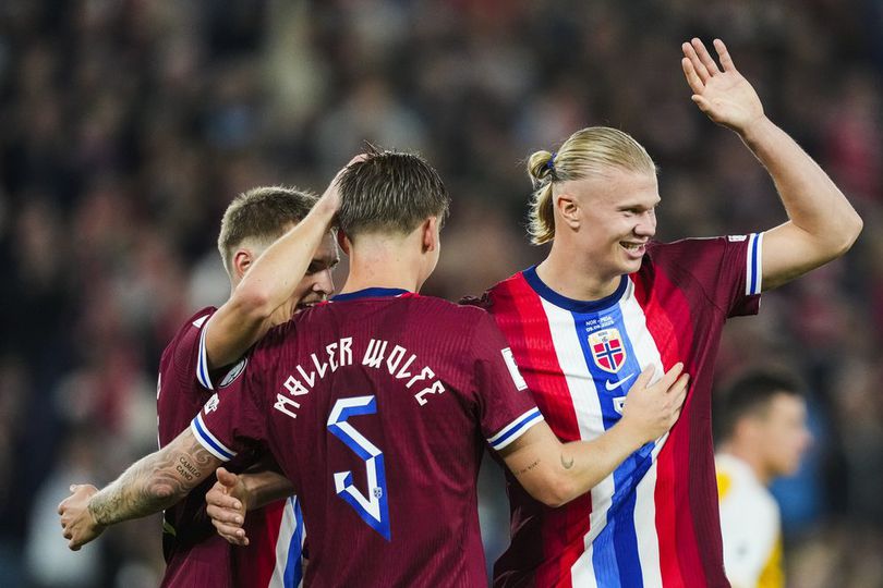 Kualifikasi Piala Dunia 2026, Norwegia Pesta Gol ke Gawang Moldowa Selebrasi skuad Norwegia. Foto : Ist