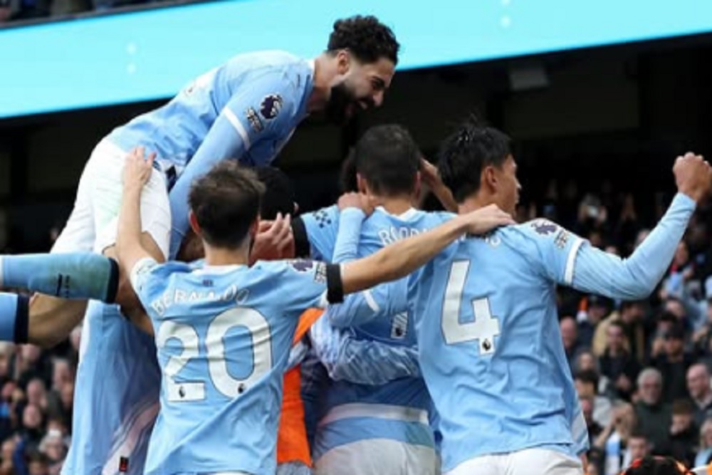 Man City Sukses Menumbangkan MU 3-0, Liverpool Menang Dramatis Selebrasi Man City usai menekuk MU 3-0. Foto : Ist