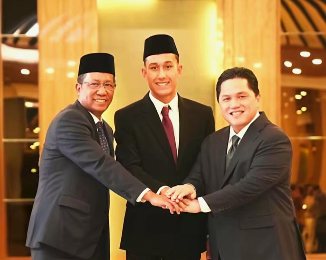 Miliano Jonathans Sah Jadi WNI, Tambahan Amunisi Baru Skuad Timnas Skuad baru Timnas Miliano Jonath (tengah). Foto : Ist