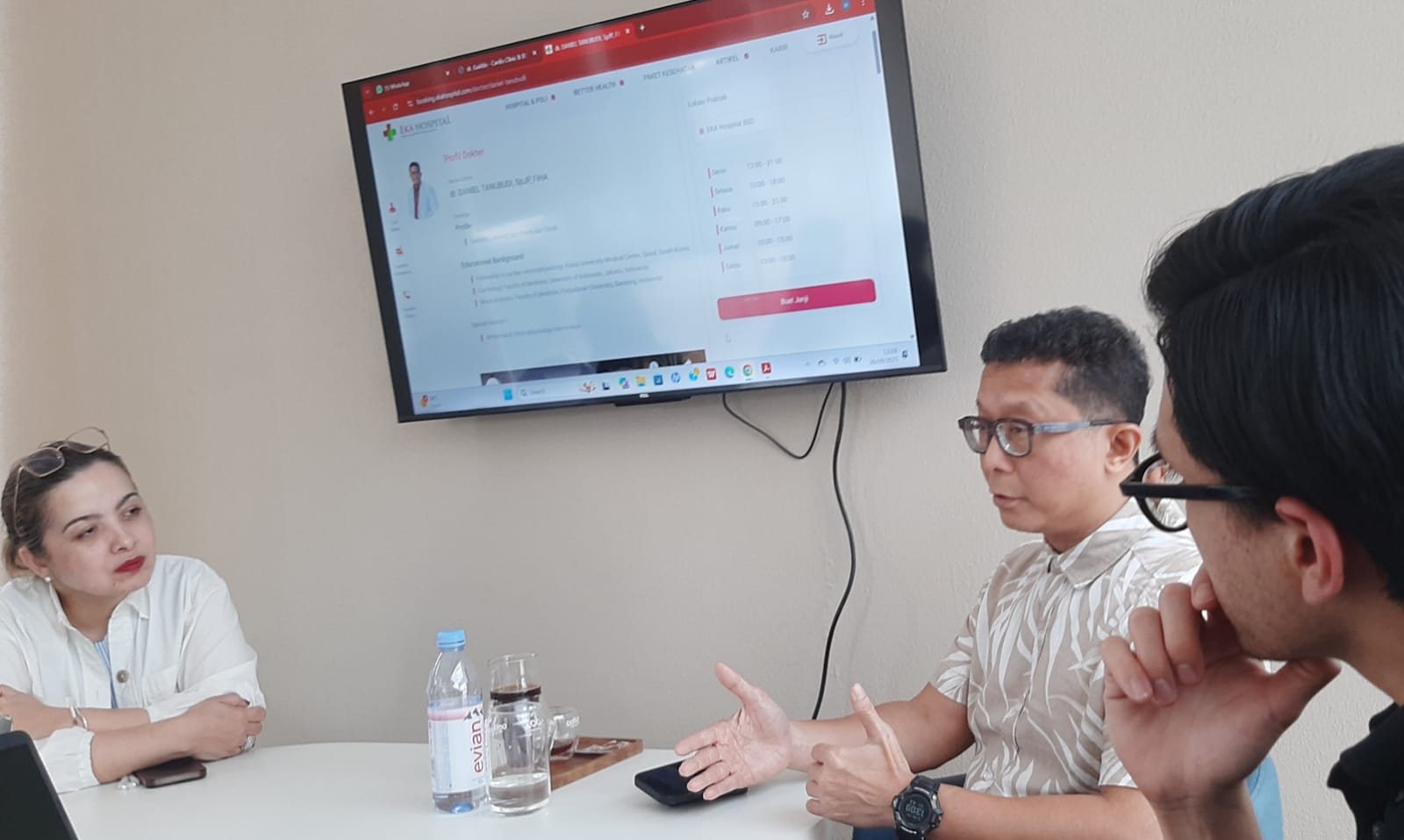 dr. Daniel Tanubudi, Sp.JP-FIHA, Spesialis Jantung dan Pembuluh Darah dari Eka Hospital BSD saat memberikan materi tentang pengenalan gejala dini aritmia. Foto : Irawan