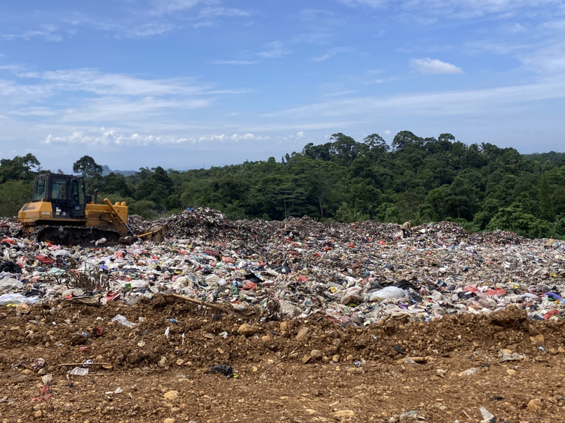 PD PBM Evaluasi Kerja Sama Sampah Dengan Pemkab Serang Kondisi tumpukan sampah yang ada di TPA Bangkonol, Desa Bangkonol, Kecamatan Koroncong, Kabupaten Pandeglang, beberapa waktu lalu.