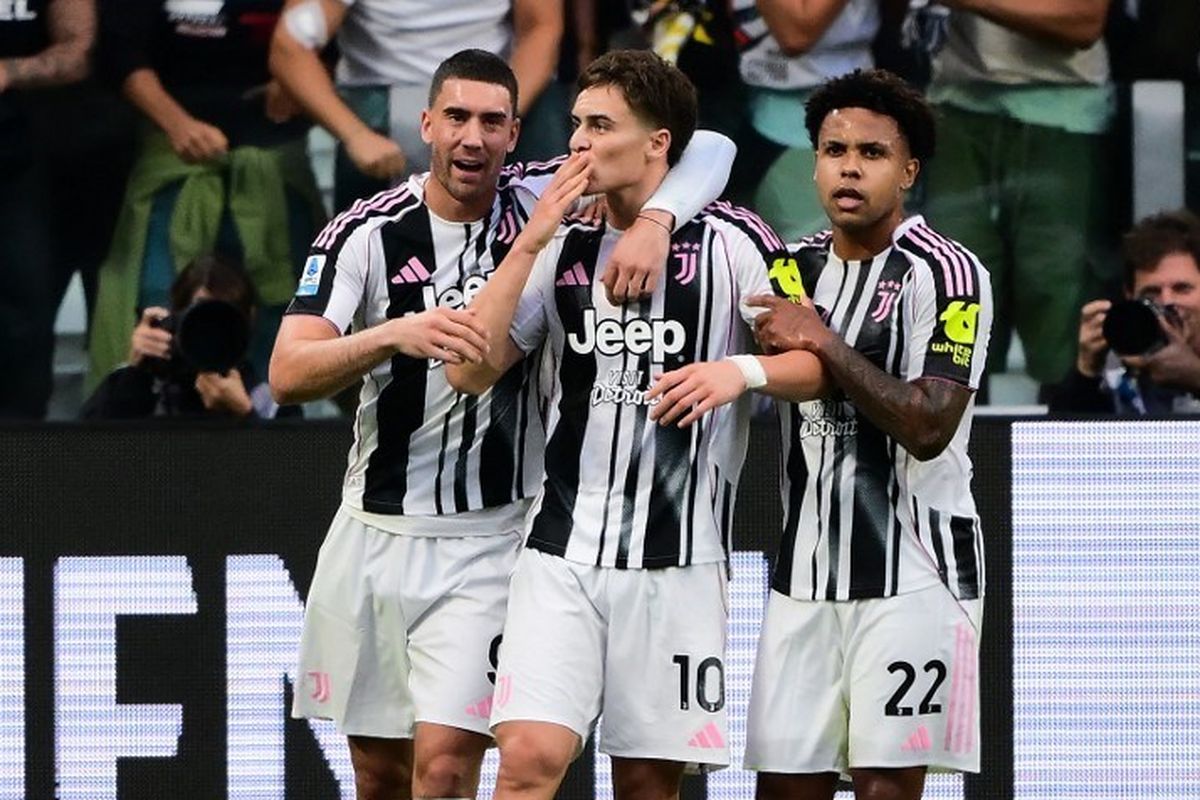 Nyonya Tua Juventus Kalahkan Inter Milan 4-3 Selebrasi Juventus usai kalahkan Inter Milan 4-3. Foto : Ist