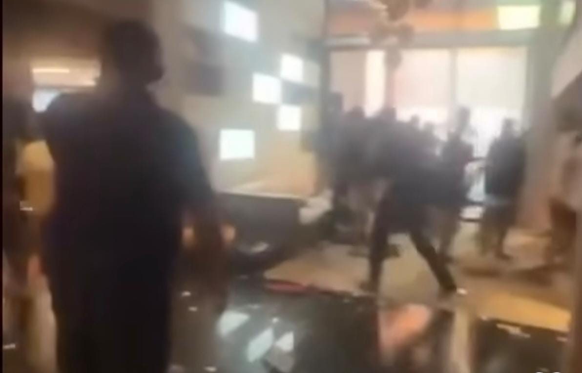Penjarah Rumah Ahmad Sahroni Diburu Polisi Penjarahan di Rumah Sahroni. Foto : Cctv