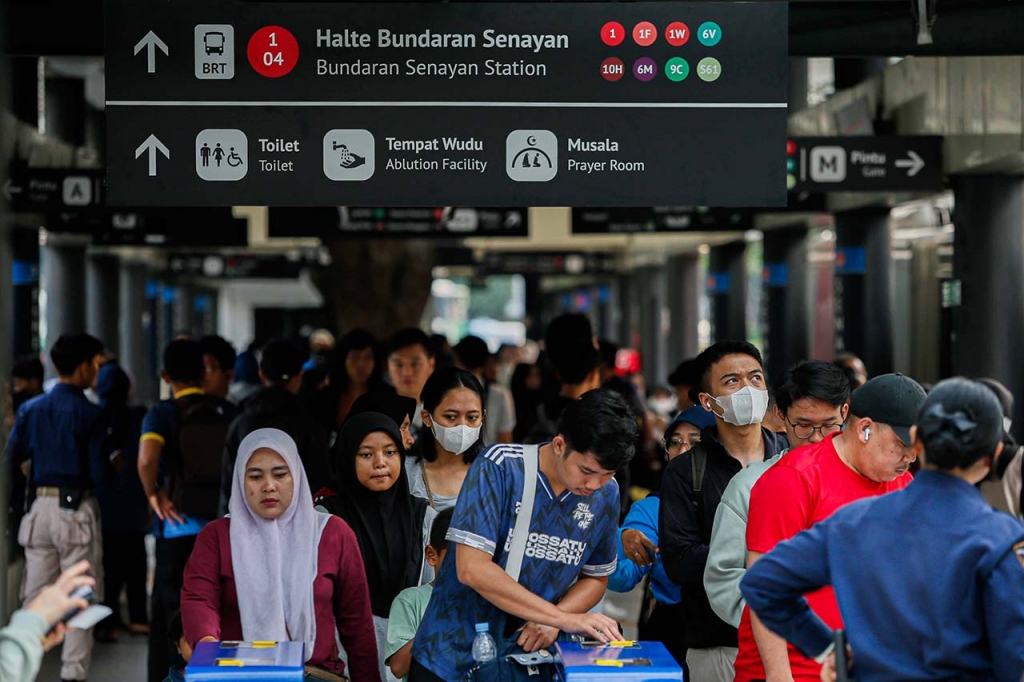 Halte Trans Jakarta Senayan sudah kembali beroperasi. Foto : Ist