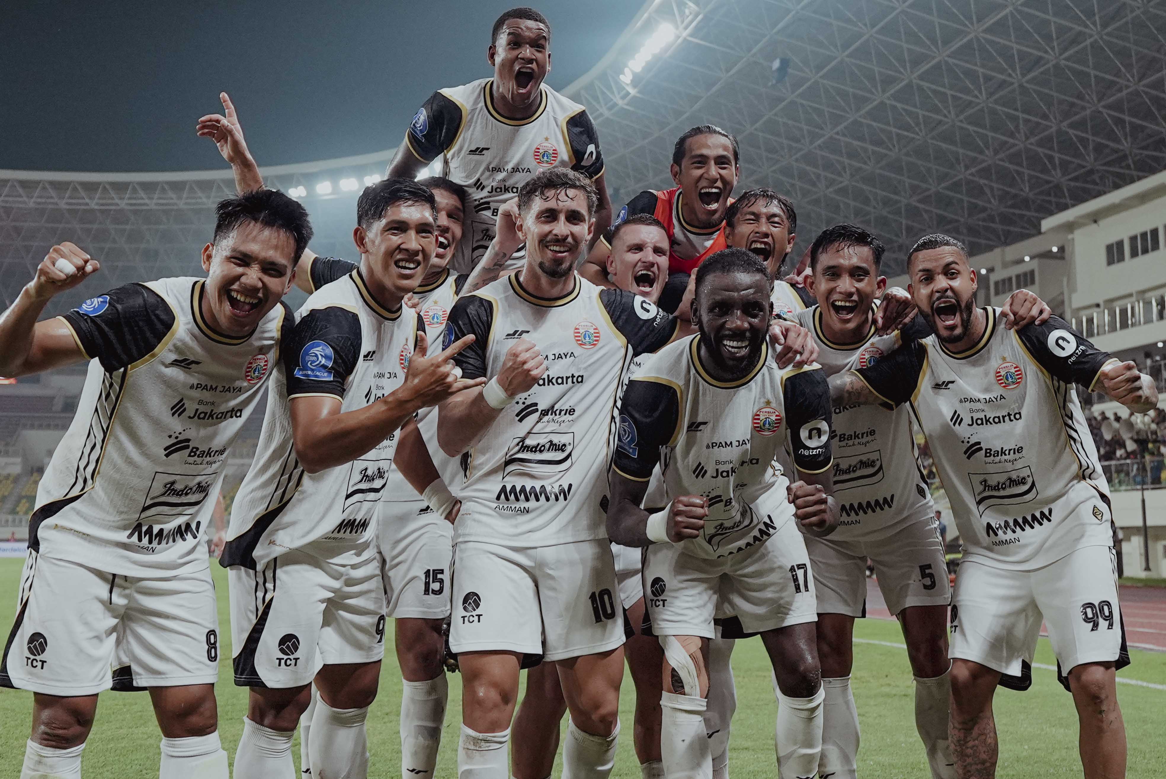 Persija Lepas Ridho, Jordi, Dony, Dan Hannan Bela Timnas Selebrasi Persija usai menundukan Dewa United 3-1. Foto : Ist