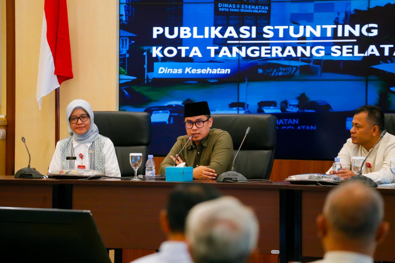 Pilar: Tak Ada Ego Sektoral Dalam Penanganan Stunting akil Waki Kota Tangsel, Pilar Saga Ichsan saat menjumpai salah satu pengungsi korban ledakan di Pamulang, Sabtu (13/9)