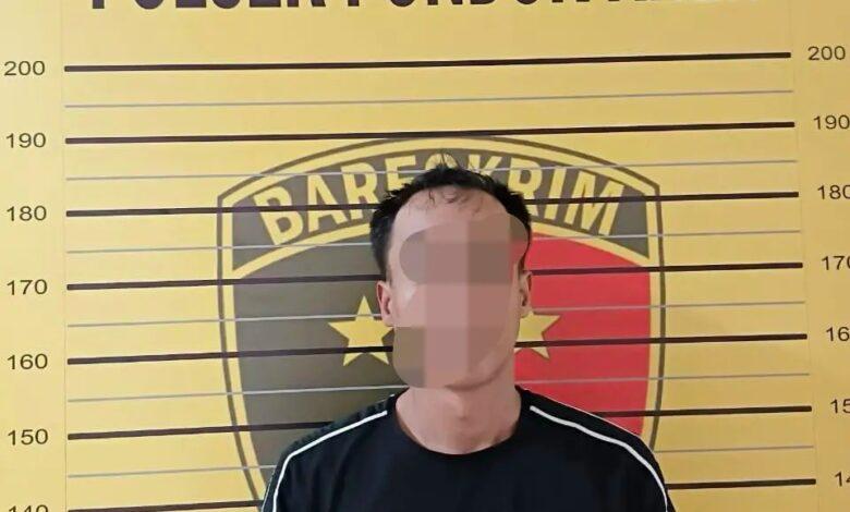 Polsek Pondok Aren menangkap pengedar obat golongan keras yang terlarang.