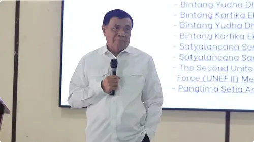 Presiden Prabowo Rombak Kabinet, Djamari Jadi Menko Polkam, Erick Geser Ke Menpora Djamari Chaniago Menko Polkam. Foto : Ist