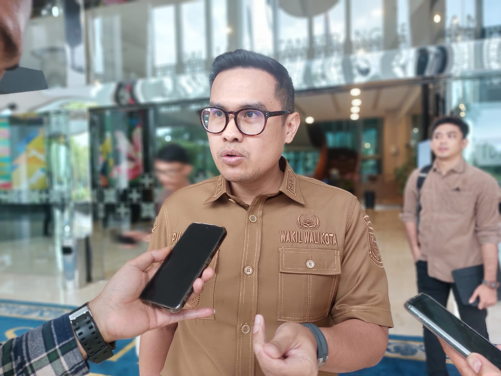 Wakil Wali Kota Tangsel Pilar Saga saat konferensi pers. Foto : Ist