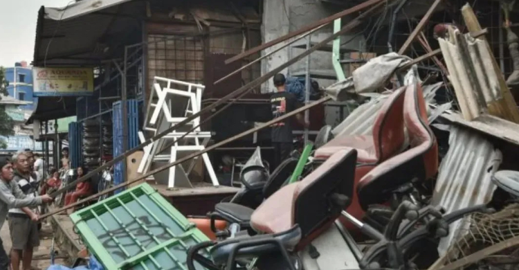 Toko di Jln Minangkabau yang tertabrak Bus TransJakarta. Foto : Ist